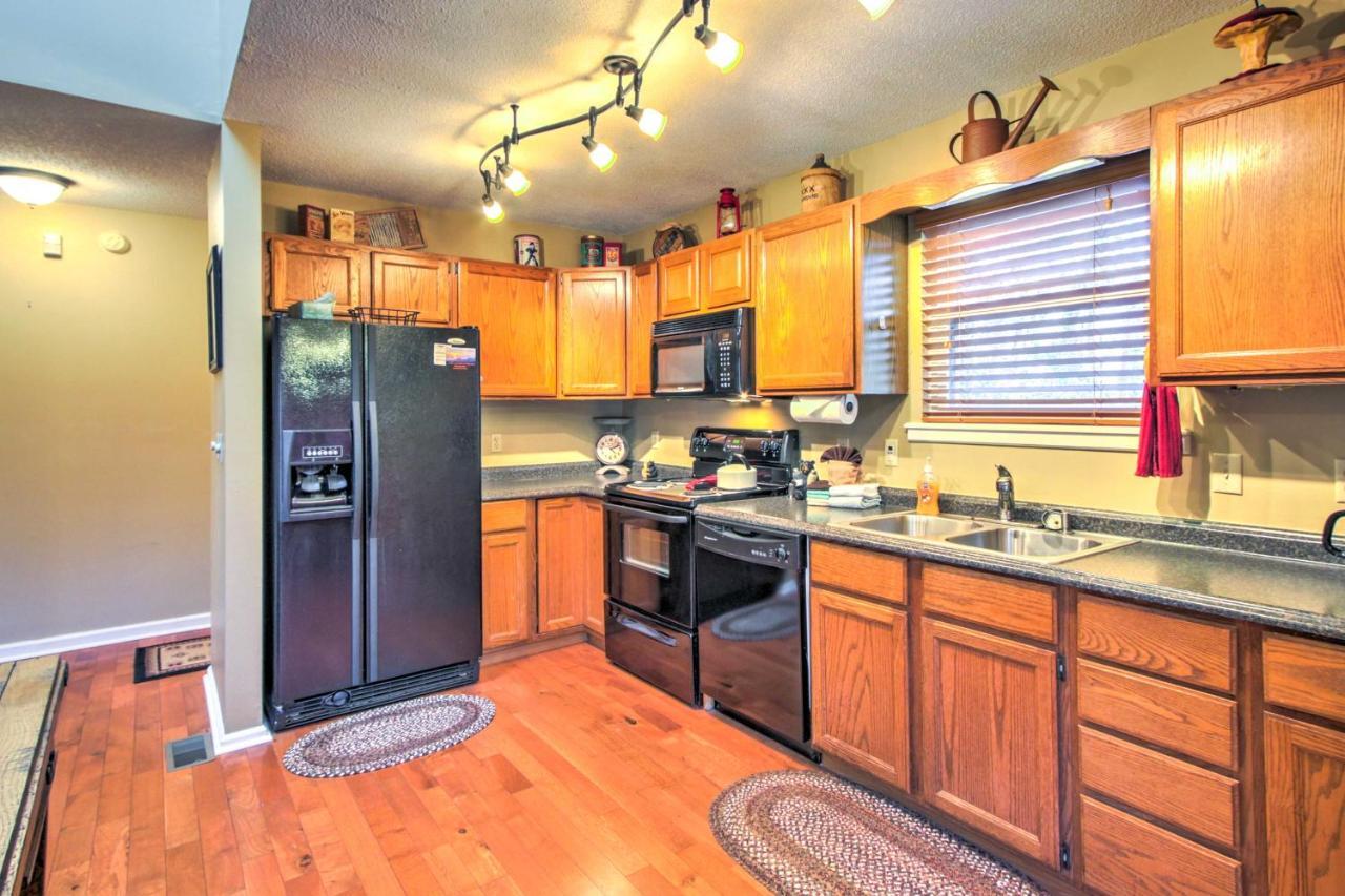 Вілла Tree Top Dream Cabin With Hot Tub In Gatlinburg! Екстер'єр фото
